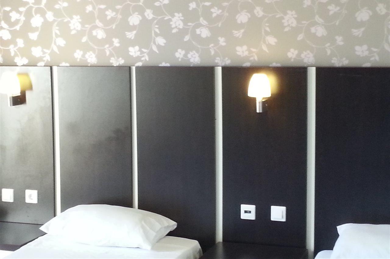 Rose Hotel ファリラキ エクステリア 写真